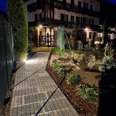 Dimora Fiorita Senior My Holiday Home Varallo Esterno foto